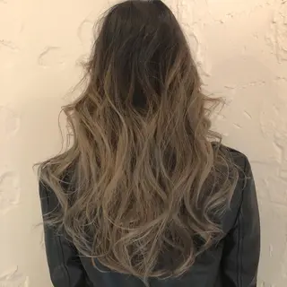 ロング カラー ORIKA 美容室のヘアスタイル