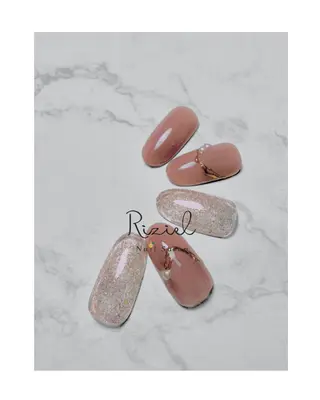 ネイル Riziel 💅のネイルデザイン