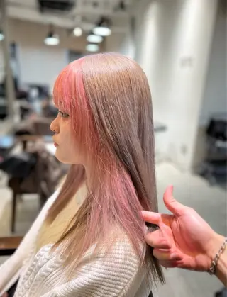 セミロング カラー 🌈インナーカラー ‘ショウマ’🌈のヘアスタイル