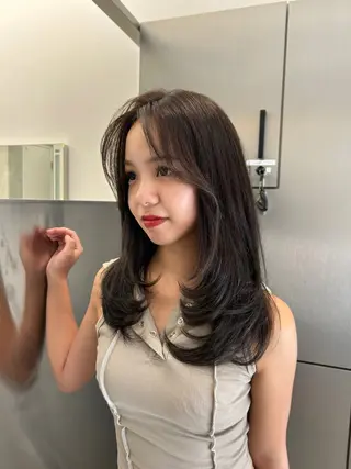 ロング 大人レイヤー/艶髪 🇺🇸TOMONAのヘアスタイル