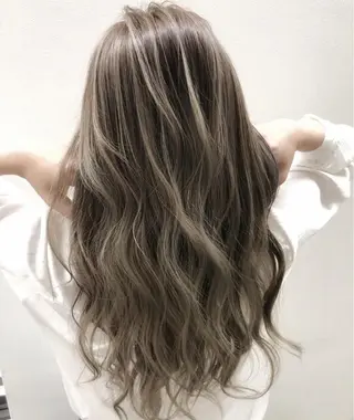 ロング カラー biscohair 髪にドラマを。のヘアスタイル