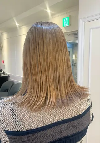 ミディアム カラー 🌈デザインカラー MISAKI🐰のヘアスタイル