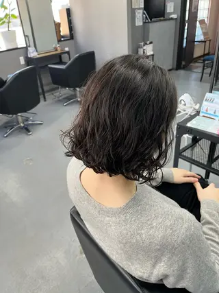 ミディアム メノン ナナのヘアスタイル