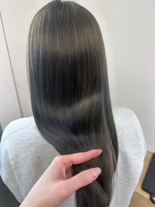 ロング MIYU 色素薄めカラー🫒♡のヘアスタイル