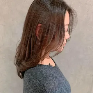 セミロング ブリーチなしカラー/ 顔周りレイヤーカットのヘアスタイル