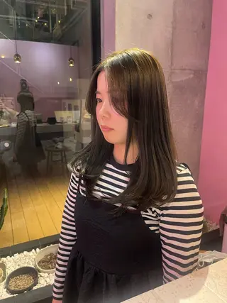 セミロング カラー 艶感透明感カラー🤍 hinaのヘアスタイル