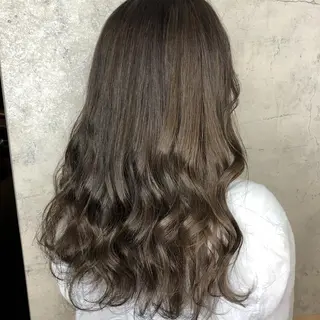 セミロング 🦄艶カラー×韓国 NANA💎🐬のヘアスタイル