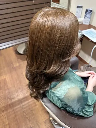 セミロング カラー RINA .のヘアスタイル