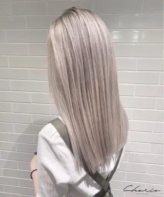 ロング カラー CHERIEブリーチ ダブルカラー 天神のヘアスタイル