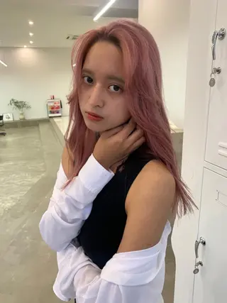 ロング カラー YU KIのヘアスタイル