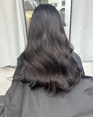 ロング カラー Ria OSAKA所属・Assistant MOEのヘアスタイル