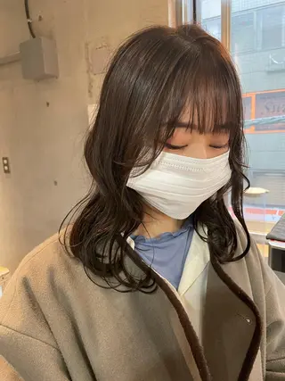 セミロング カラー しのはら まどかのヘアスタイル