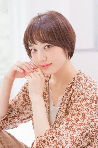 ショート カラー ヘアアレンジ ネイル "オトナ髪”/ LAKA TOCCAのヘアスタイル