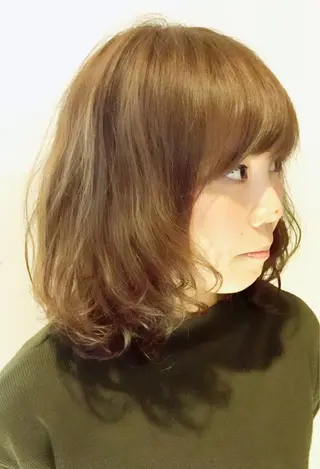 ミディアム カラー パーマ ✨白髪ぼかし 🍀MINAKO☆のヘアスタイル