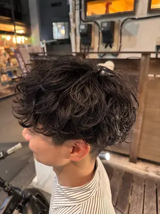パーマ メンズ fifth原宿 堀内新史のヘアスタイル