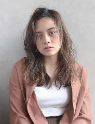 セミロング カラー ⭐️ショート、ボブ 特化美容師⭐️祐介のヘアスタイル
