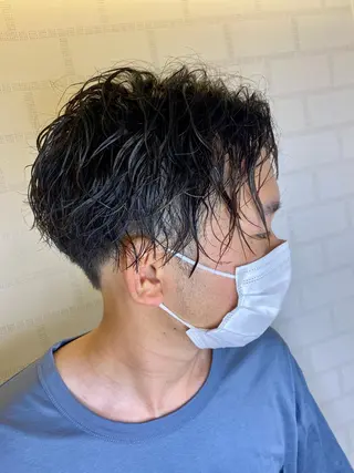 ショート パーマ メンズ 塩谷黎✨ブリーチ無W カラーメンズパーマ✨のヘアスタイル