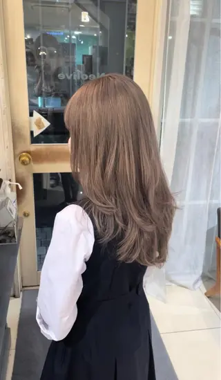 ロング カラー Neolive 千尋のヘアスタイル