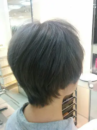 ショート カラー 艶髪サラサラカラー 🌈前原健吾のヘアスタイル