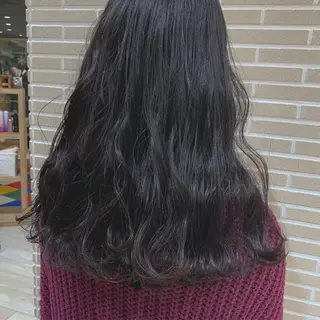 ロング 潟上 菜摘のヘアスタイル