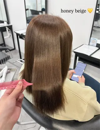 ミディアム カラー レイヤーカット🌈 艶カラー🌷ユリのヘアスタイル