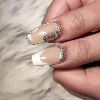 ネイル RUNWAY 　　の眉毛・アイブロウイメージ