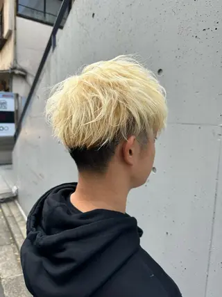 カラー 🍓URARA 🥀最強ハイトーン❤のヘアスタイル