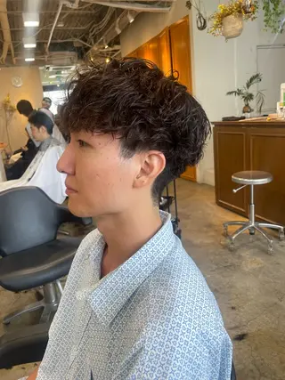 パーマ メンズ RIN／韓国ヘア レイヤーカットのヘアスタイル