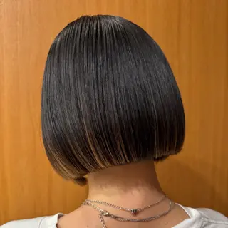 ショート tricot TOKYO AVEDA 表参道店所属・西嶋 祐太のヘアスタイル