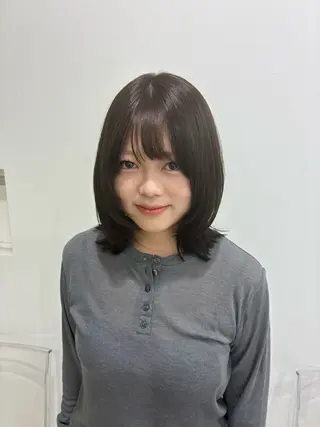 ミディアム カラー 透明感ベージュ🤎 manami👒🌿のヘアスタイル