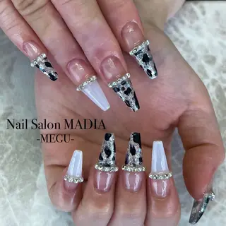 ネイル MADIA藤沢所属・MADIA MEGUのネイルデザイン