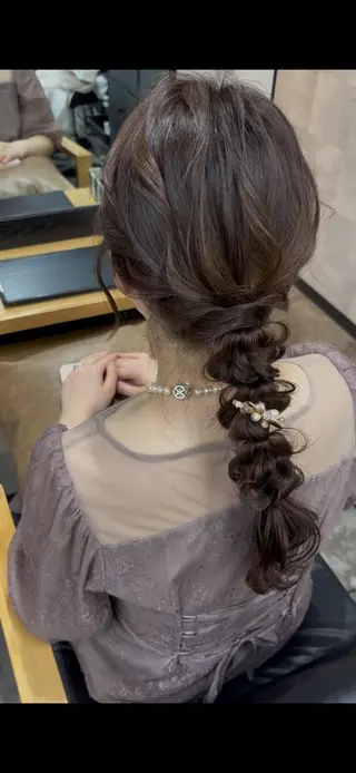 セミロング ヘアアレンジ 飯塚 沙衣のヘアスタイル