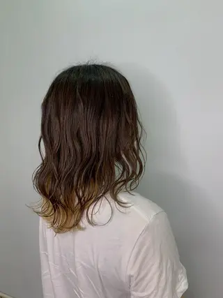 セミロング カラー 西村 真実子のヘアスタイル