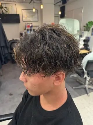 ミディアム カラー パーマ メンズ ハイトーンカラー メンズパーマだいきのヘアスタイル