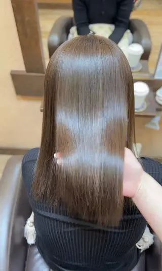 セミロング ブリーチ🩵レイヤー Maho🐻‍❄️のヘアスタイル