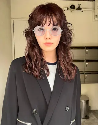 セミロング カラー siki hinaのヘアスタイル