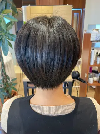 ショート 中間 知佳子のヘアスタイル