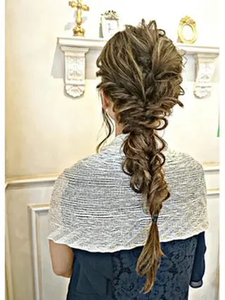 ミディアム Ashanti 八巻のヘアスタイル