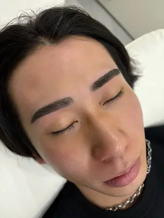 メンズ アイブロウ アイブロウサロン店長 🫧AMIの眉毛・アイブロウイメージ