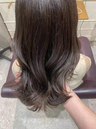 セミロング 本城 紗良のヘアスタイル