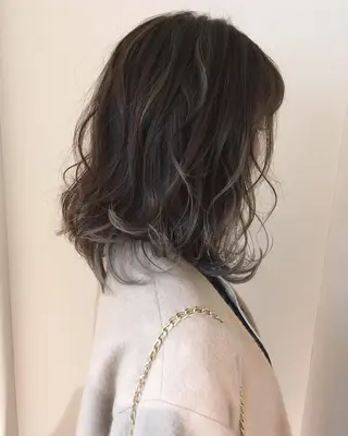 ミディアム カラー Batta所属・坂上 岳のヘアスタイル