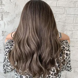 セミロング 🇺🇸ハイライト特 化美容師🇺🇸漆沢のヘアスタイル