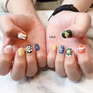 ネイル UrakoNail 《nail》のネイルデザイン