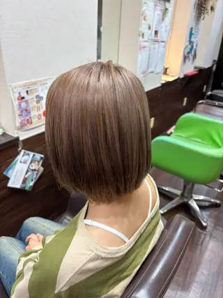 ショート カラー glamfe 佐伯区サロンのヘアスタイル