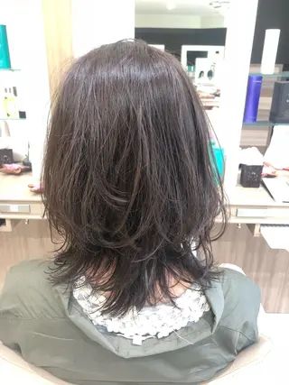 ミディアム 下平 秀美のヘアスタイル