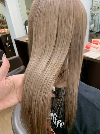 ロング カラー 小笠原 菜緒のヘアスタイル