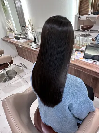 セミロング 安井　昴 💫ブリーチ縮毛矯正のヘアスタイル