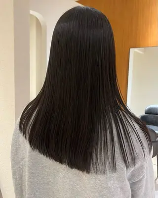 セミロング yiye aoyama所属・表参道yiye うららのヘアスタイル