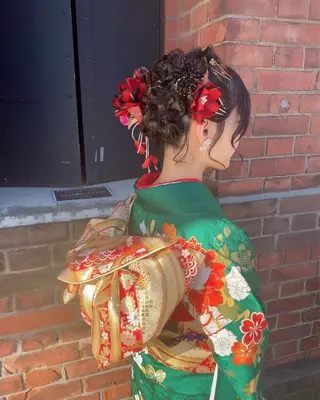 ロング ヘアアレンジ ミユ🎀ヘアメ 🎨デザインカラーのヘアスタイル