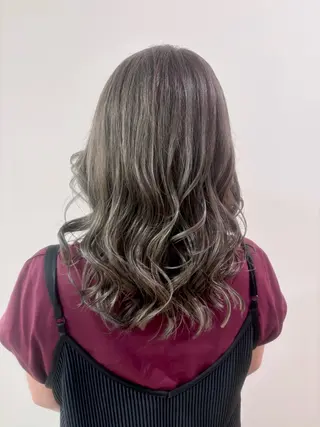 ロング カラー 古川 琴美のヘアスタイル